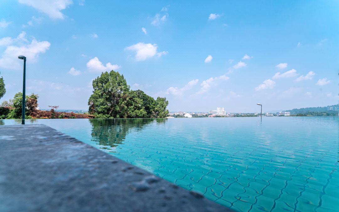 Lotus Lake Sanctuary Homestay Netflix / 1 Carpark