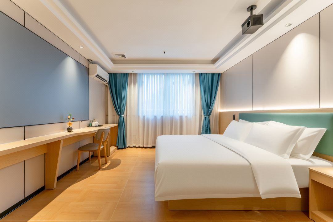 Huilong Hotel (Foshan West Railway Station Shadi Airport)