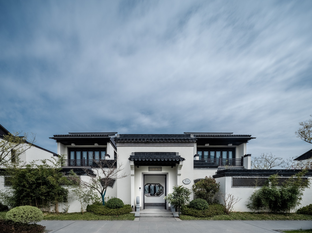 镇江句容涵田朗月星辰酒店（宝华山风景区店）