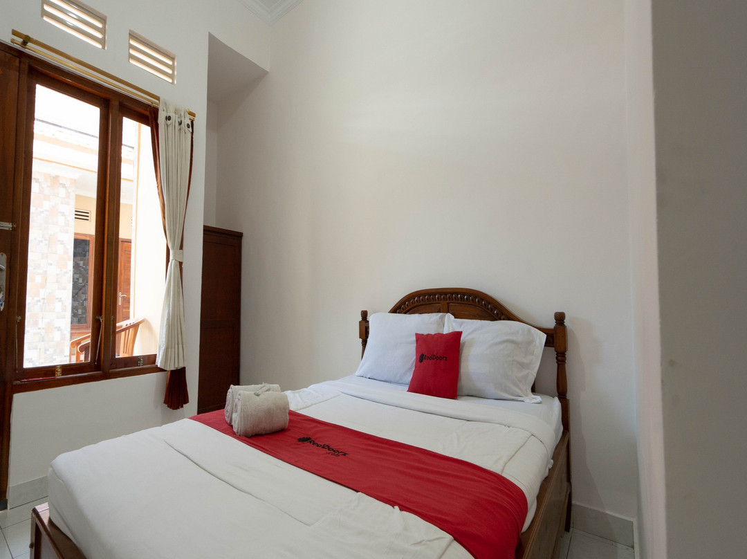 红多兹酒店-近布勒冷港2号