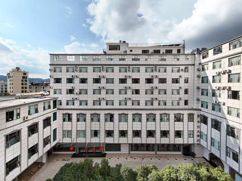 师宗帝恒大酒店