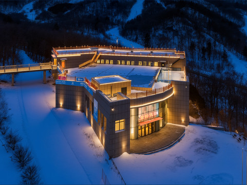 亚布力广电国际酒店 