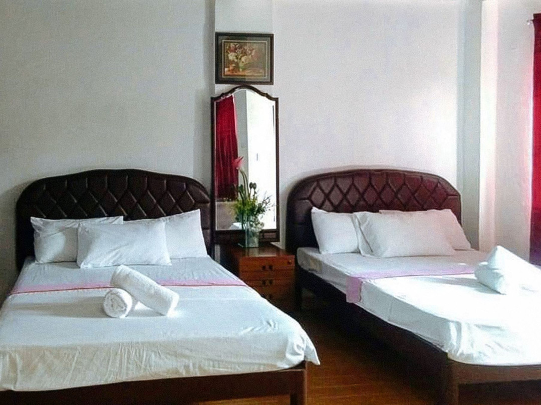RedDoorz @ RHR Tourist Inn Canlaon