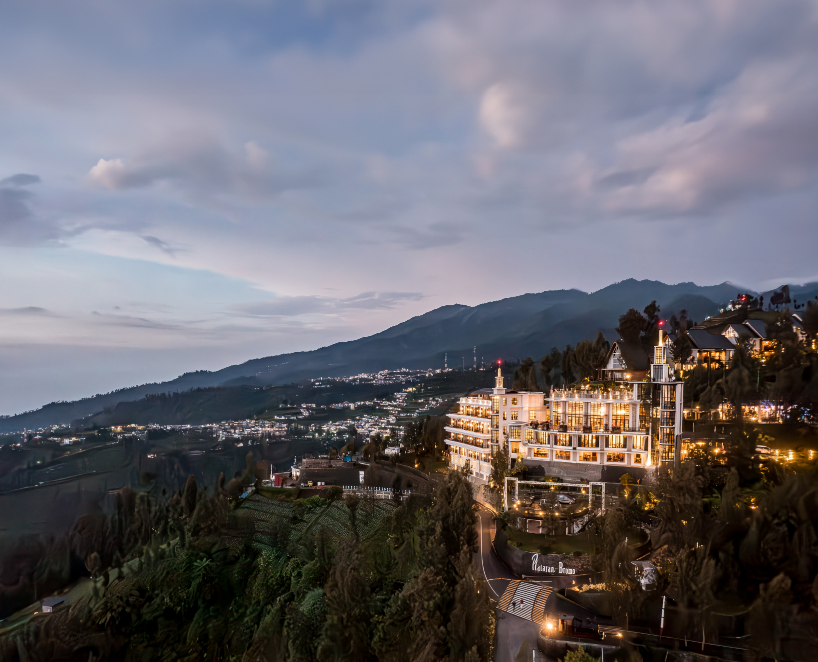 布罗莫普拉塔兰酒店-官方