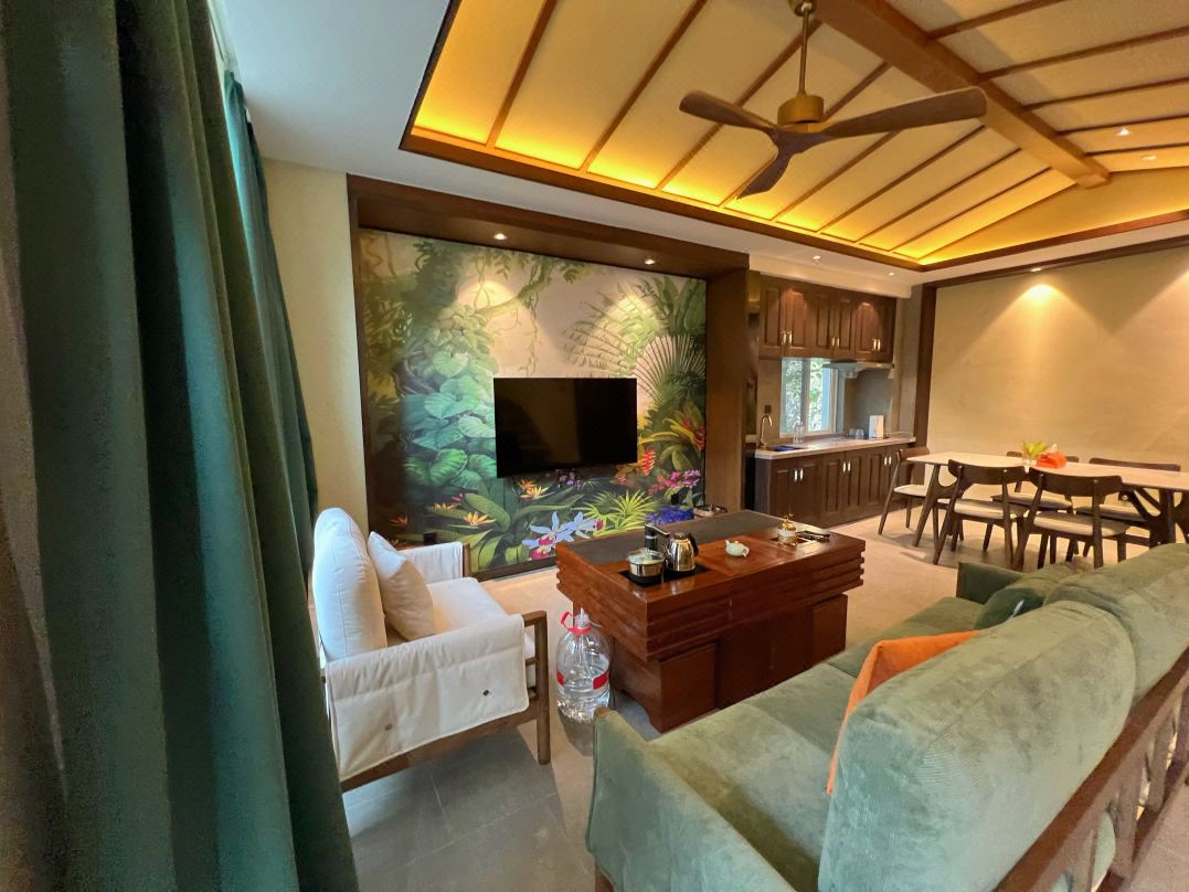 Tsurumi Residence