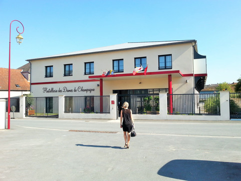 Etoges酒店住宿-Hostellerie du Mont-Aime et Hostellerie des Dames de Champagne