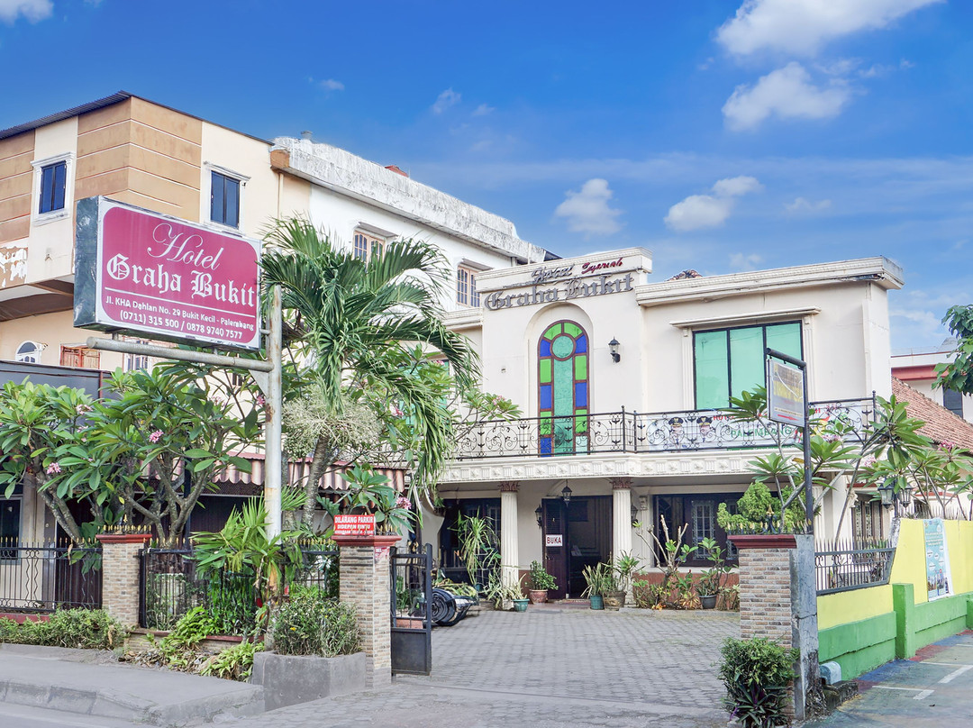 O巨港坎邦伊瓦克贝萨克公园酒店（原名格拉哈武吉酒店）
