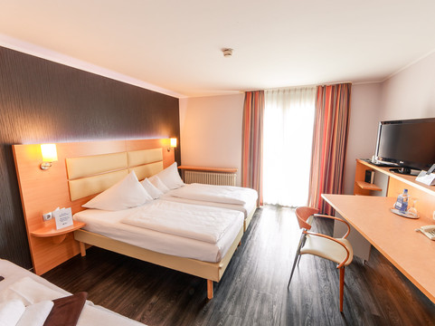 莱昂贝格酒店住宿-Plaza Inn Stuttgart-ditzingen