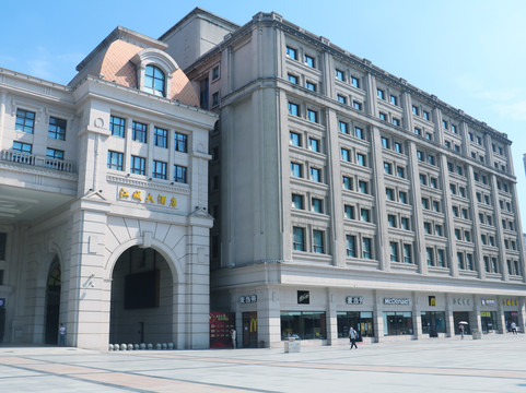 武汉江城大酒店（汉口火车站南广场店）主图