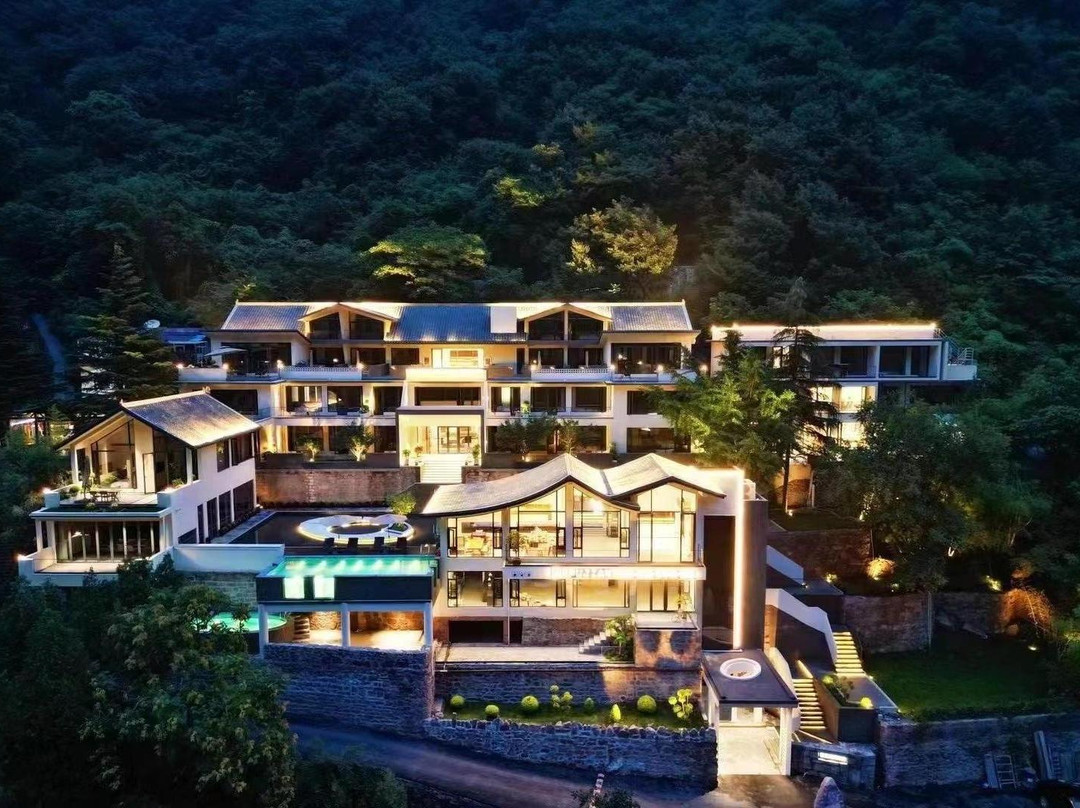 瀑见度假酒店（南太行八里沟天河瀑布店）
