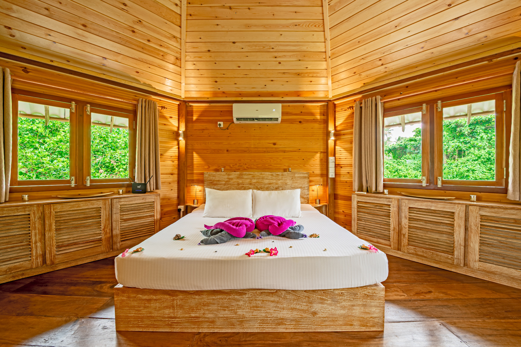 阿洪加勒丛林海滩酒店-官方