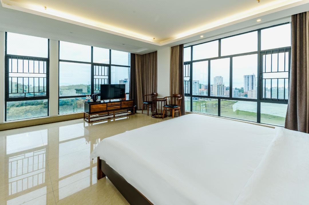 Ours Hotel