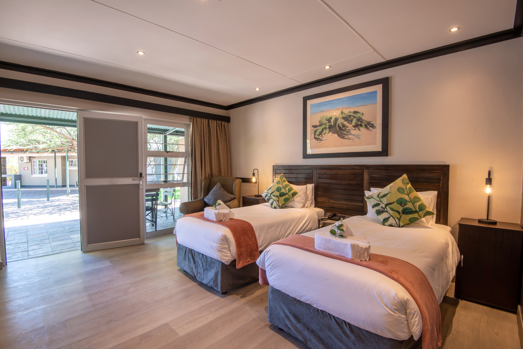 阿勒布什旅行酒店-官方