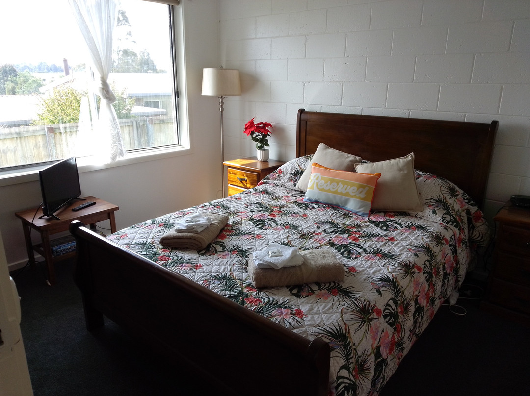 Platypus Heaven Waratah Waterfall Retreat Unit1 Free Pay TV in 2 Rooms Free Bottle Wine & Free WiFi