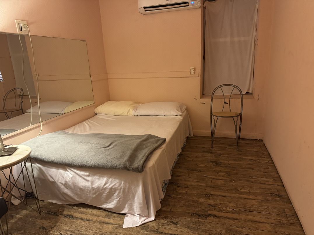 Flushing Guesthouse