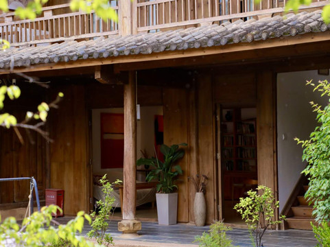 大理沙溪古镇方合庭院主图