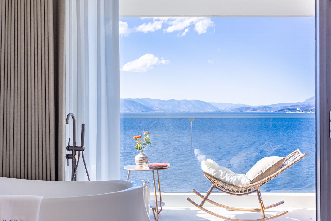 September·Trvael Luxury Sea View Leisure Resort (Doubly Corridor Erhai Store)