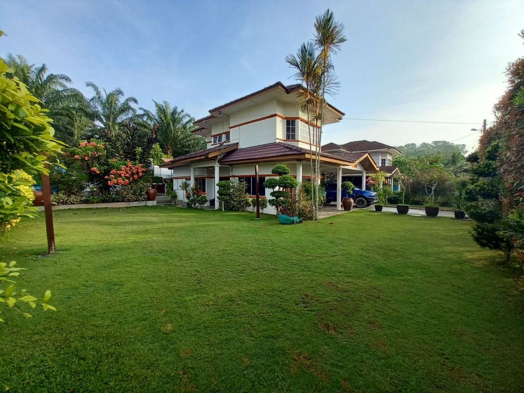 Homestay 5-bedroom villa with pool at Port Dickson