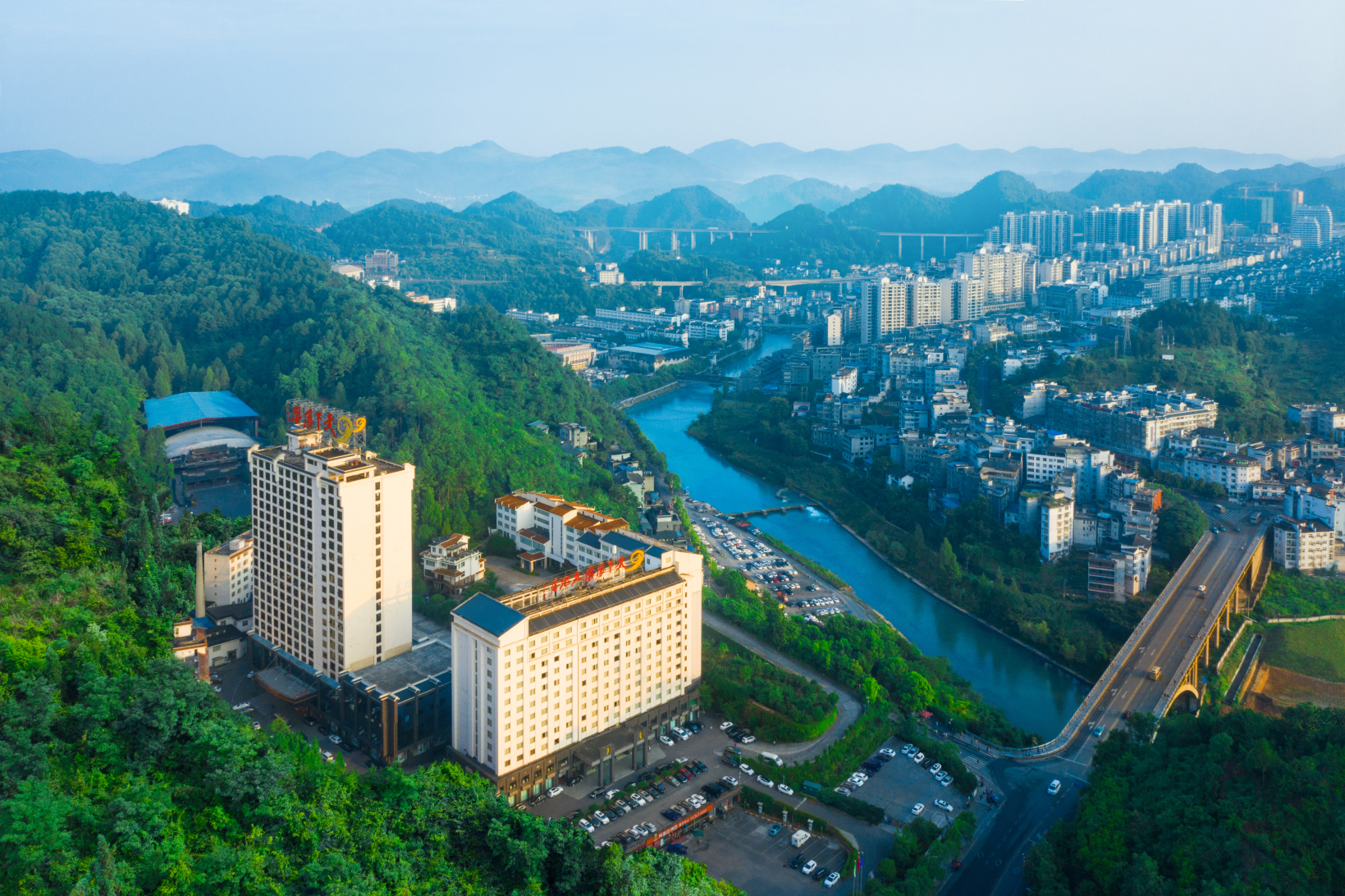 天下凤凰大酒店-官方