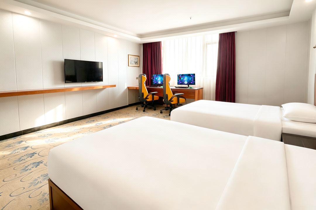 Yaxin E-Sports Hotel (Renyi Classical Furniture Trading Center)