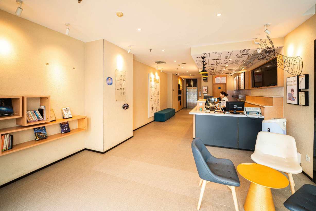 璟江商旅酒店（句容中央广场店）-官方