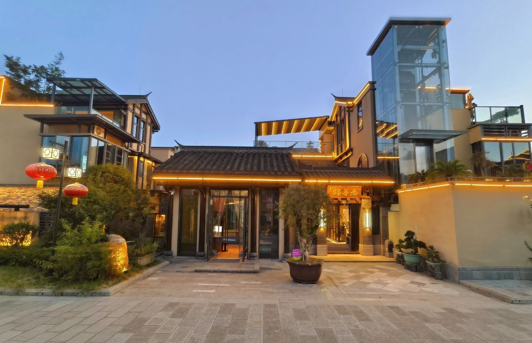 Jinhua Homestay (Enshi Tujia Girl's Town)