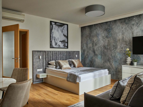 布达佩斯七季公寓酒店主图