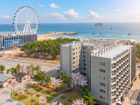 Sokcho Chonpines Beach Hotel