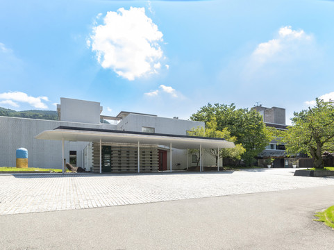 雅乐俱河畔度假村