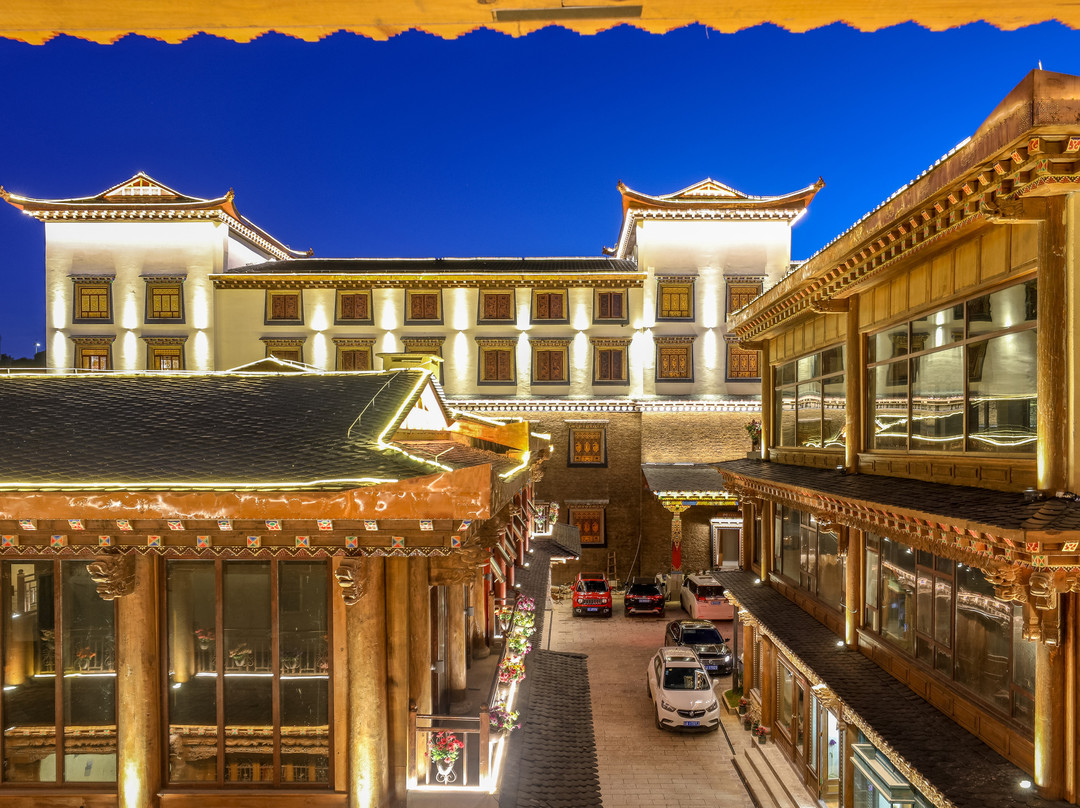 香格里拉第5颗陨石·光年酒店(独克宗古城店)