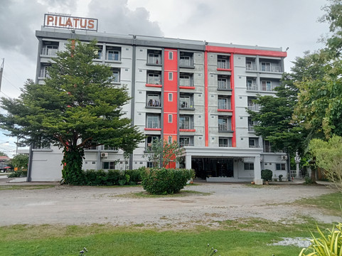 Phī Lā Tus̄ X Phār̒ Th Mên Th̒ Pilatus Apartment