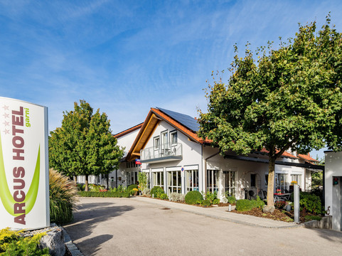 Vaterstetten酒店住宿-Arcus Hotel Garni