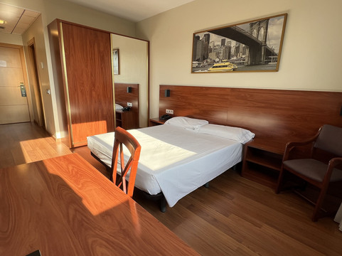 雷乌斯公园酒店