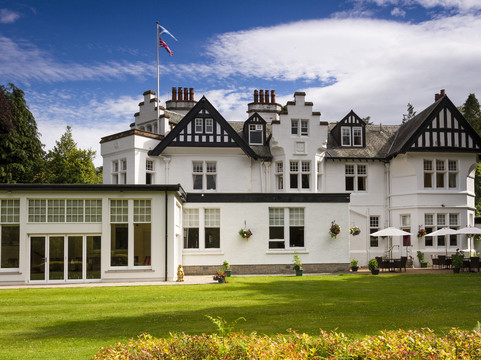 皮特洛赫里酒店住宿-Pine Trees Hotel