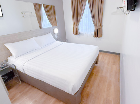 帕拉纳克市酒店住宿-马尼拉红色星球阿西娜酒店