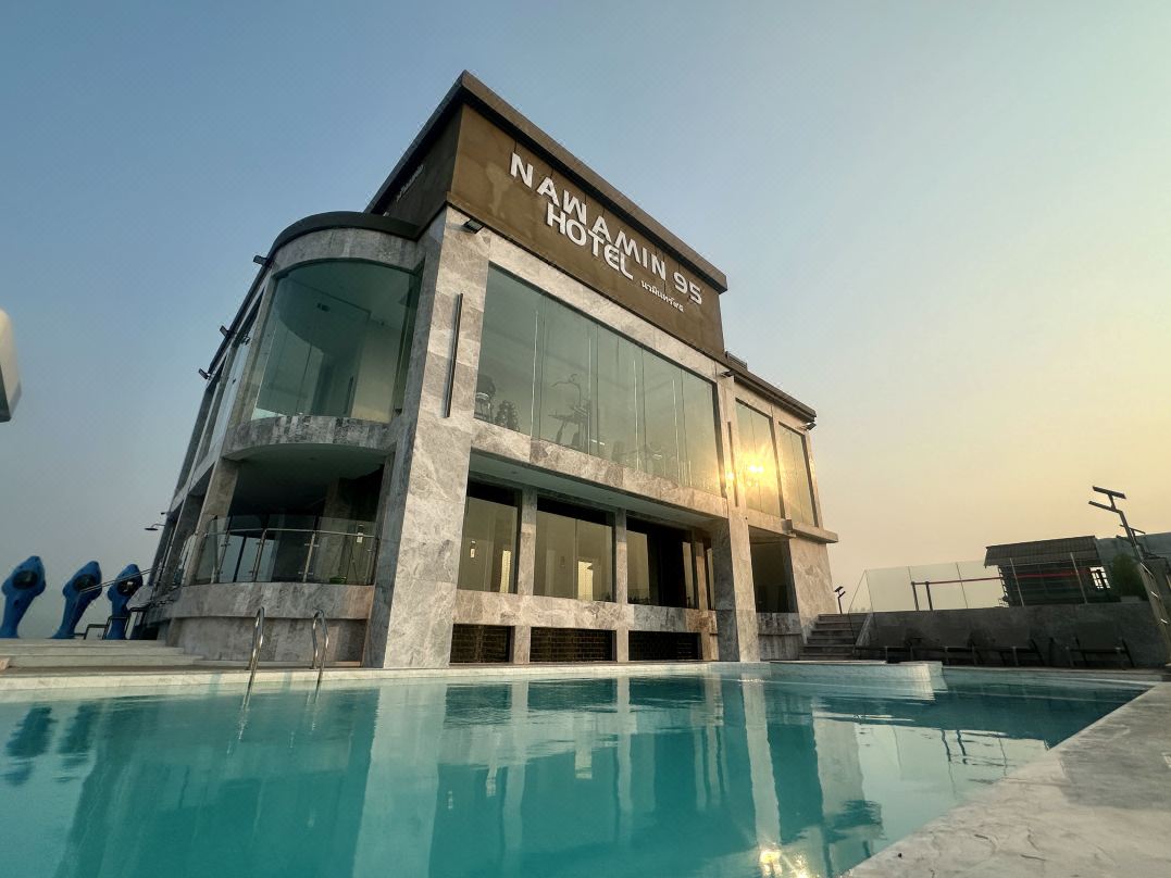 NAWAMIN 95 HOTEL• infinite pool