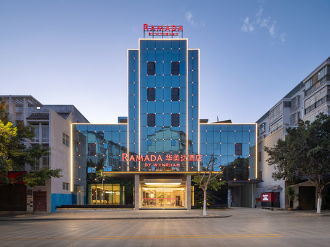 红河开远华美达酒店