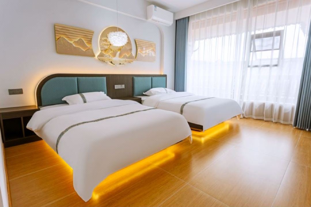 Xijiang Qianhu Miao Village Millennium Elegant Residence