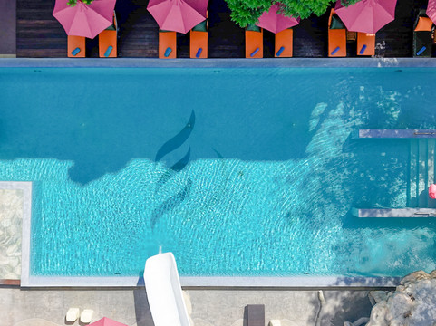 普瓦瑞度假酒店主图