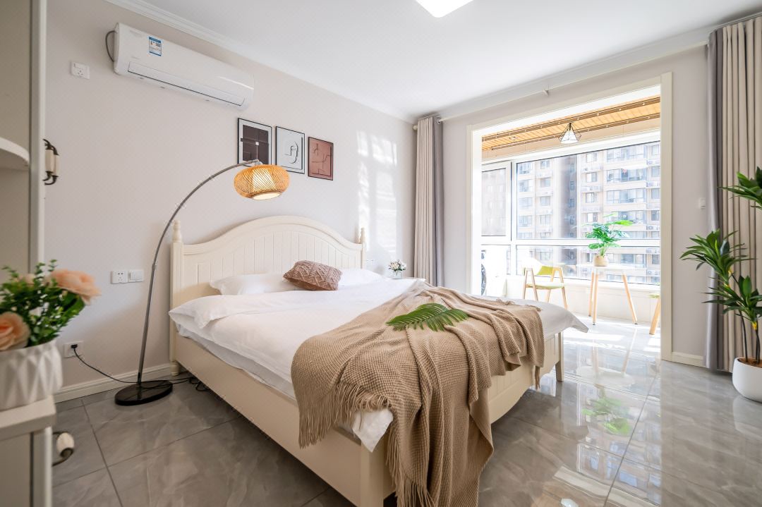 Cozy Spring Apartment (2B1B)