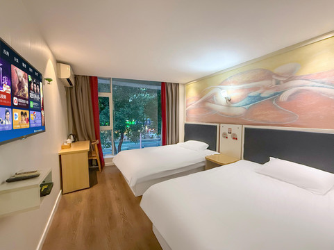 富华丽嘉酒店（福州上下杭达道地铁站店）主图