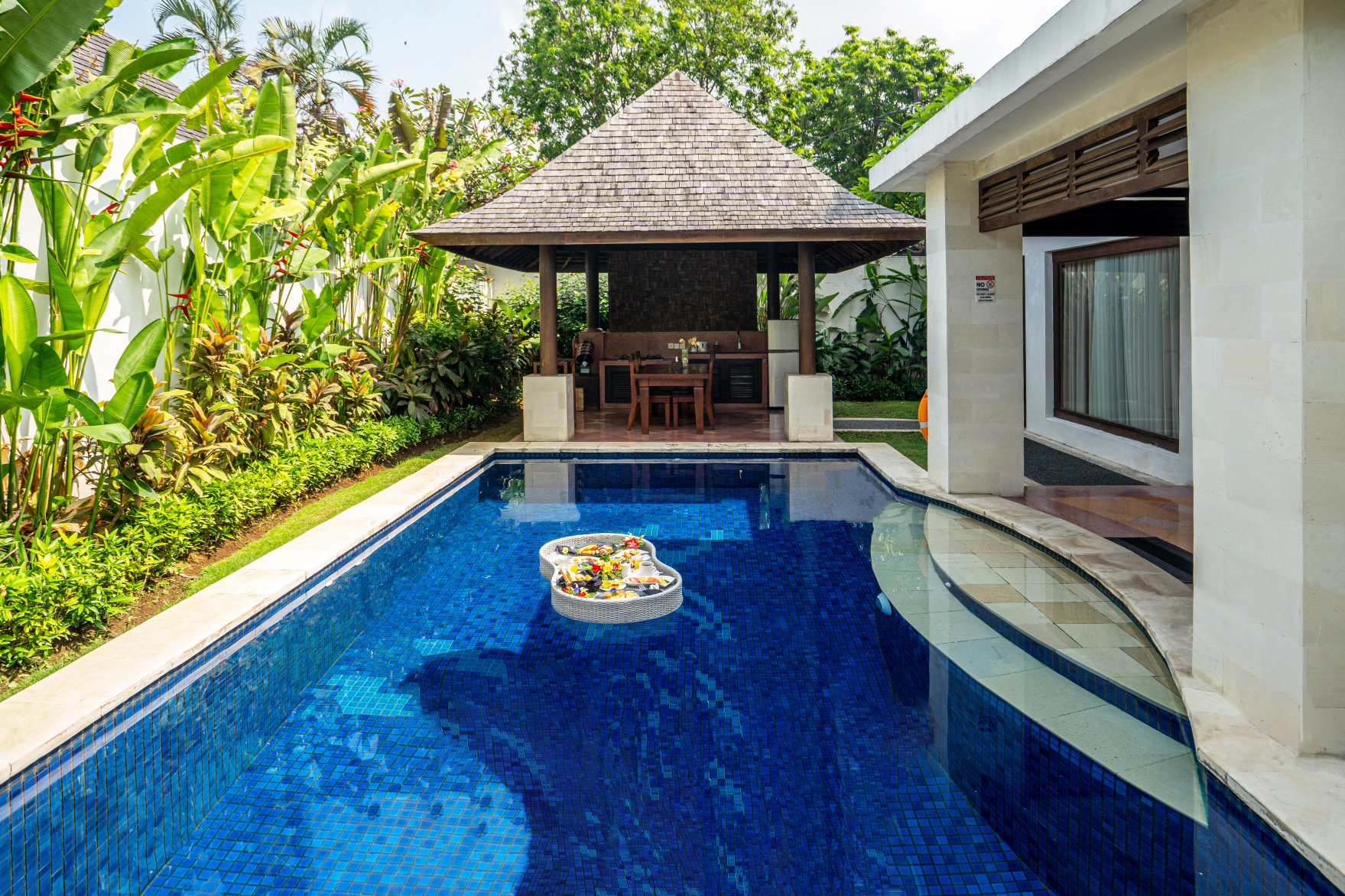 阿斯塔达拉海尔别墅-官方