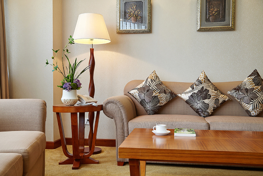 八宝大酒店-官方