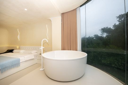 Guilin Run Homestay (Elephant Trunk Hill and Two Rivers Four Lakes Branch)