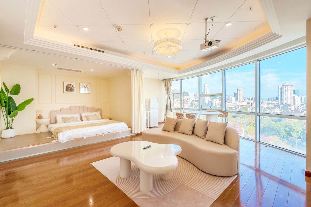 Tiandao Boutique Stay (Qingdao Wusi Square Gaoxiong Road Subway Station)