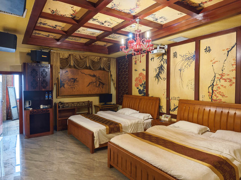 丘北溪语尚景山庄