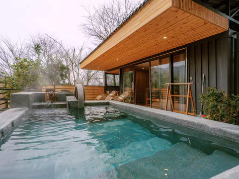 红河谷温泉山庄