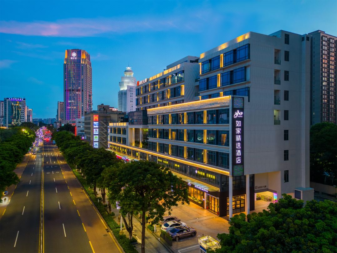 Zhuhai Grand Theatre Couples Road Home Inn Selected PLUS Hotel