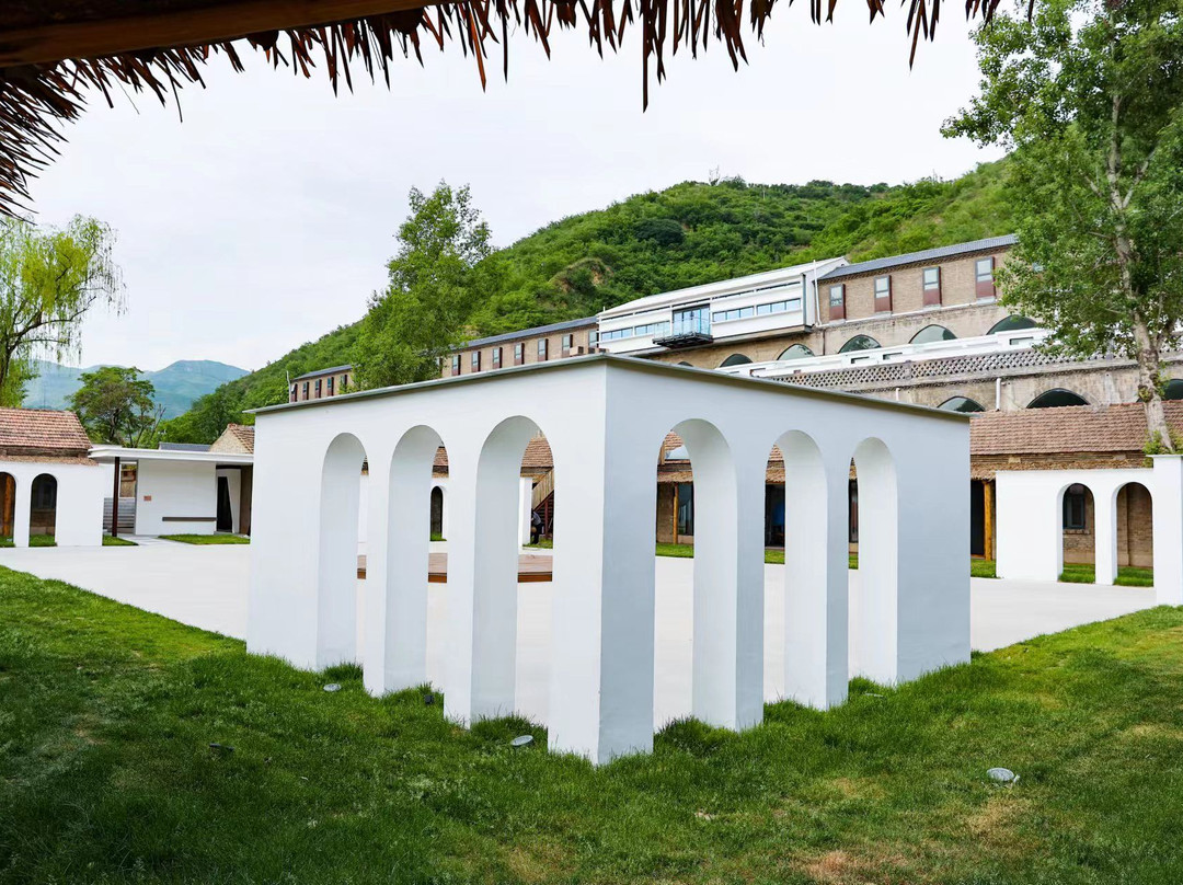 平顺半山窑洞度假庄园