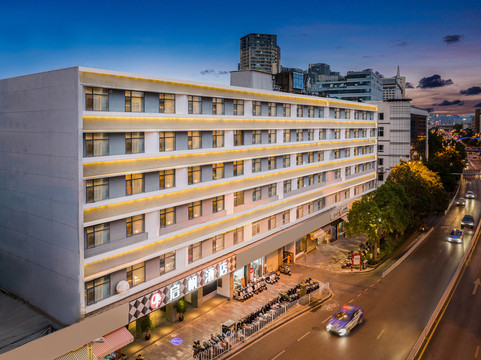 启帆酒店（昆明火车站万象城店）主图